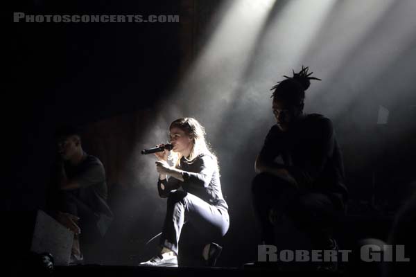 CHRISTINE AND THE QUEENS - 2015-07-16 - PARIS - Parvis de l'Hotel de Ville - 